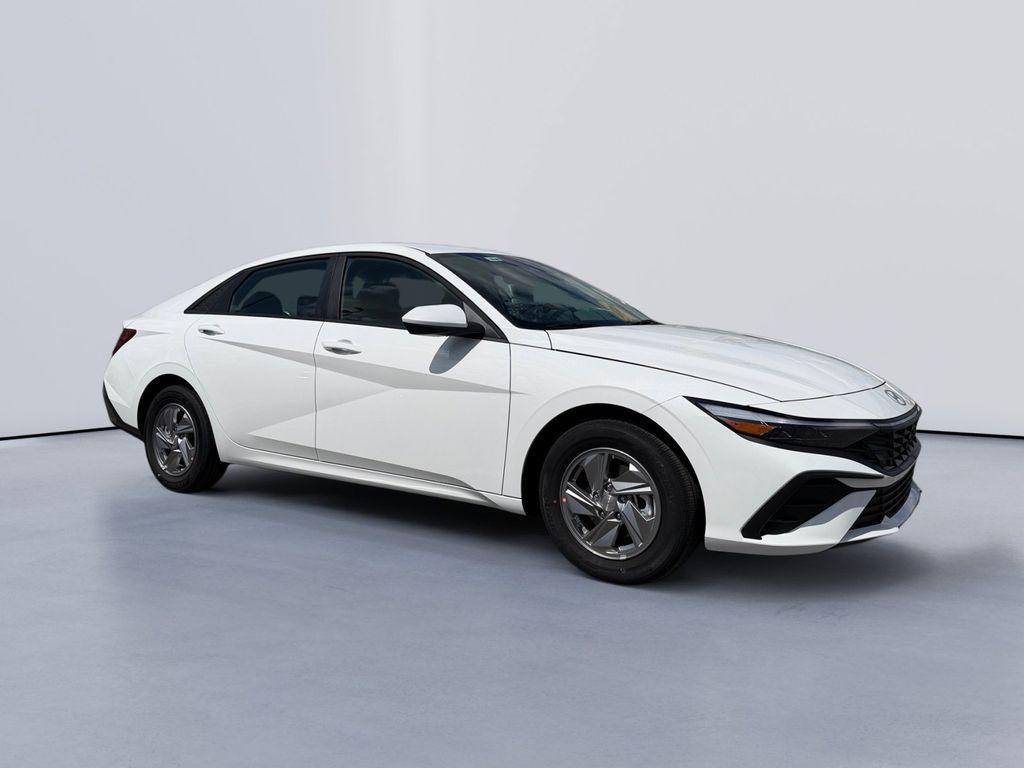 2026 Hyundai Elantra SE Sedan