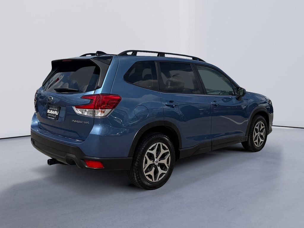 Used 2024 Subaru Forester Premium SUV