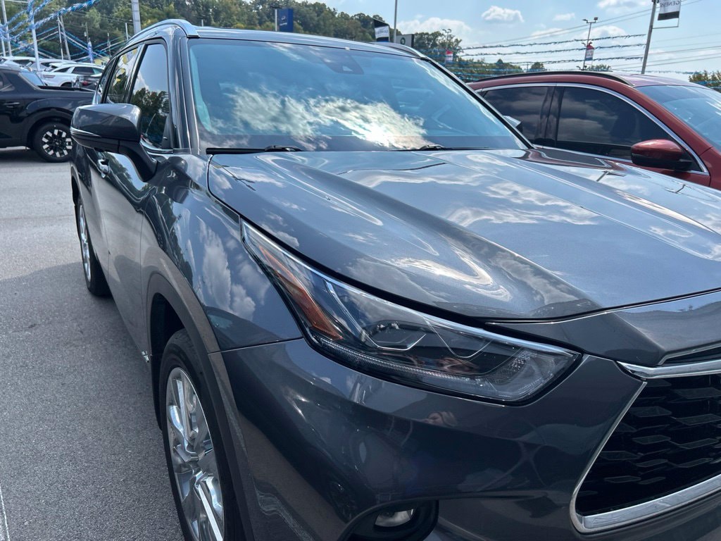 Used 2023 Toyota Highlander Hybrid Limited SUV