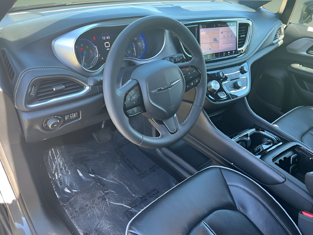 2025 Chrysler Pacifica Limited - Photo 17