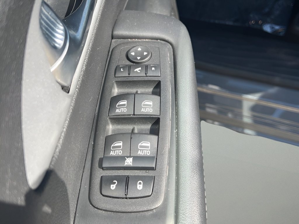 2025 Chrysler Pacifica Limited - Photo 14