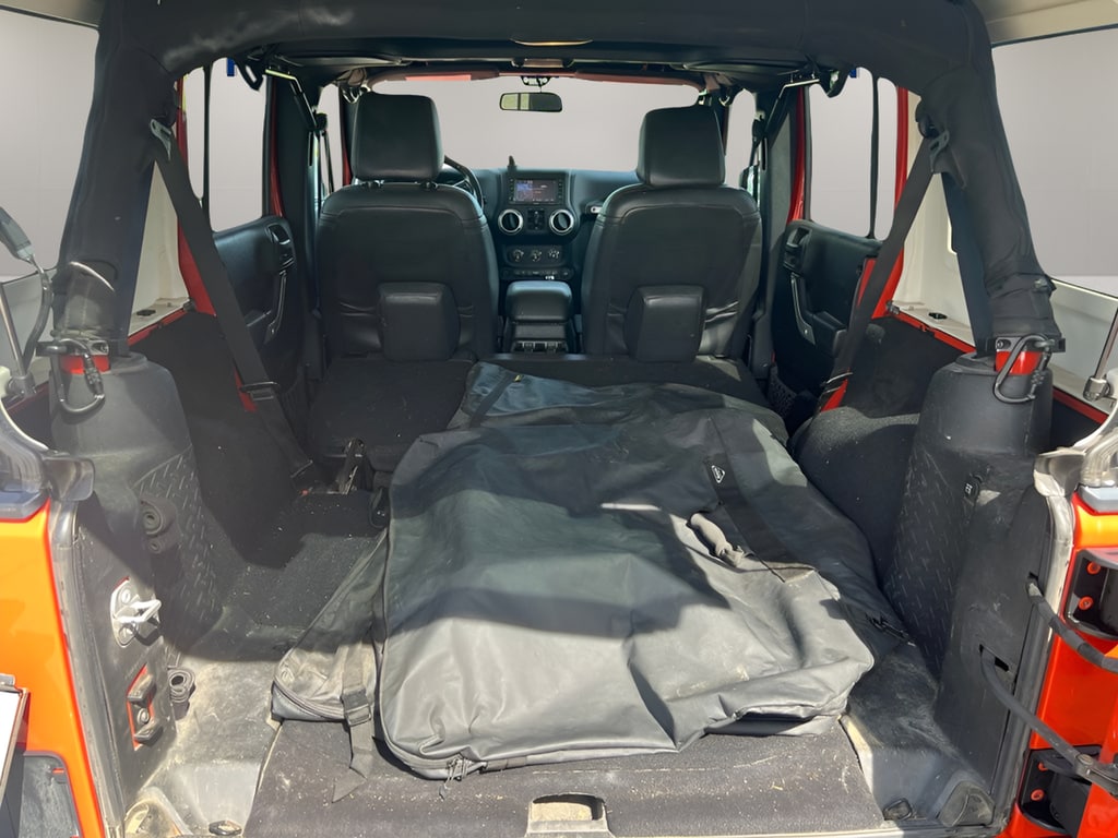2015 Jeep Wrangler Unlimited Sahara - Photo 10
