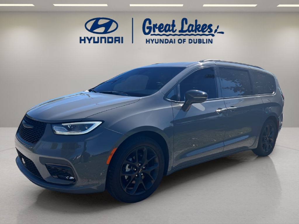 Used 2025 Chrysler Pacifica Limited Minivan/Van