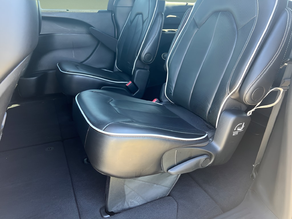 2025 Chrysler Pacifica Limited - Photo 12