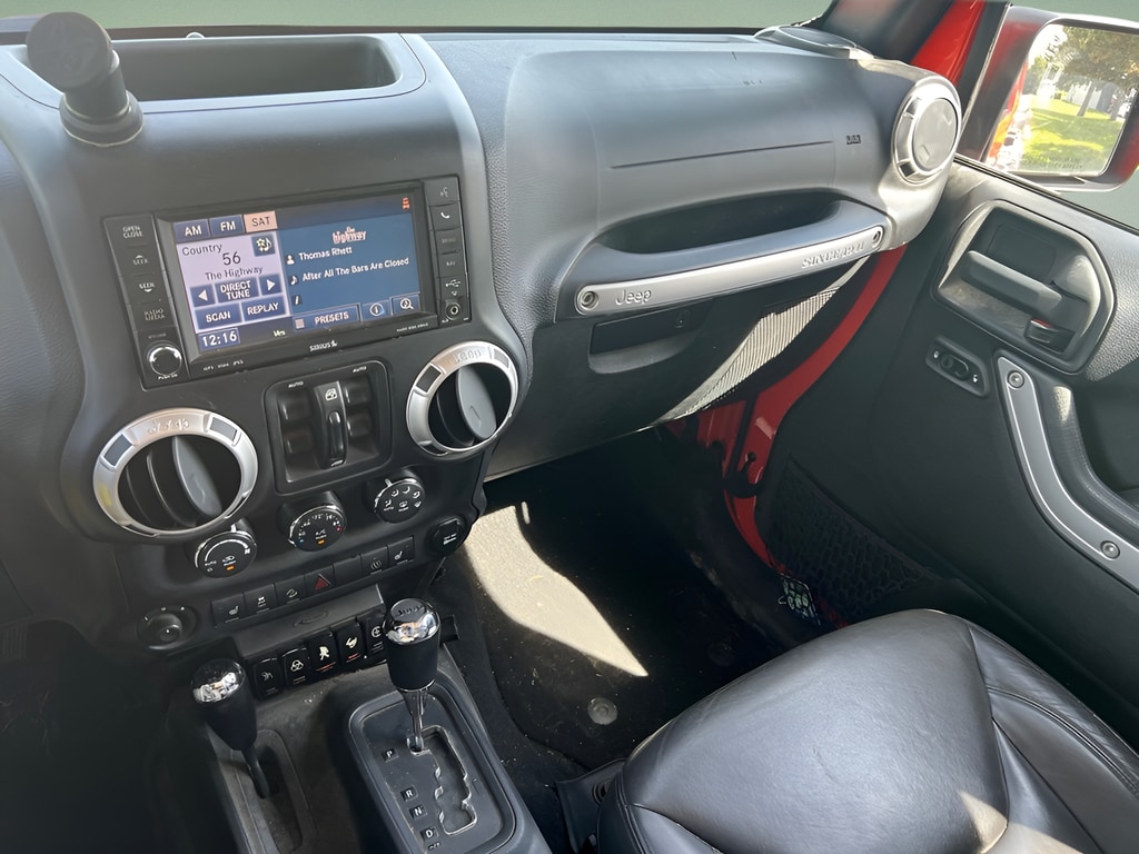 2015 Jeep Wrangler Unlimited Sahara - Photo 18