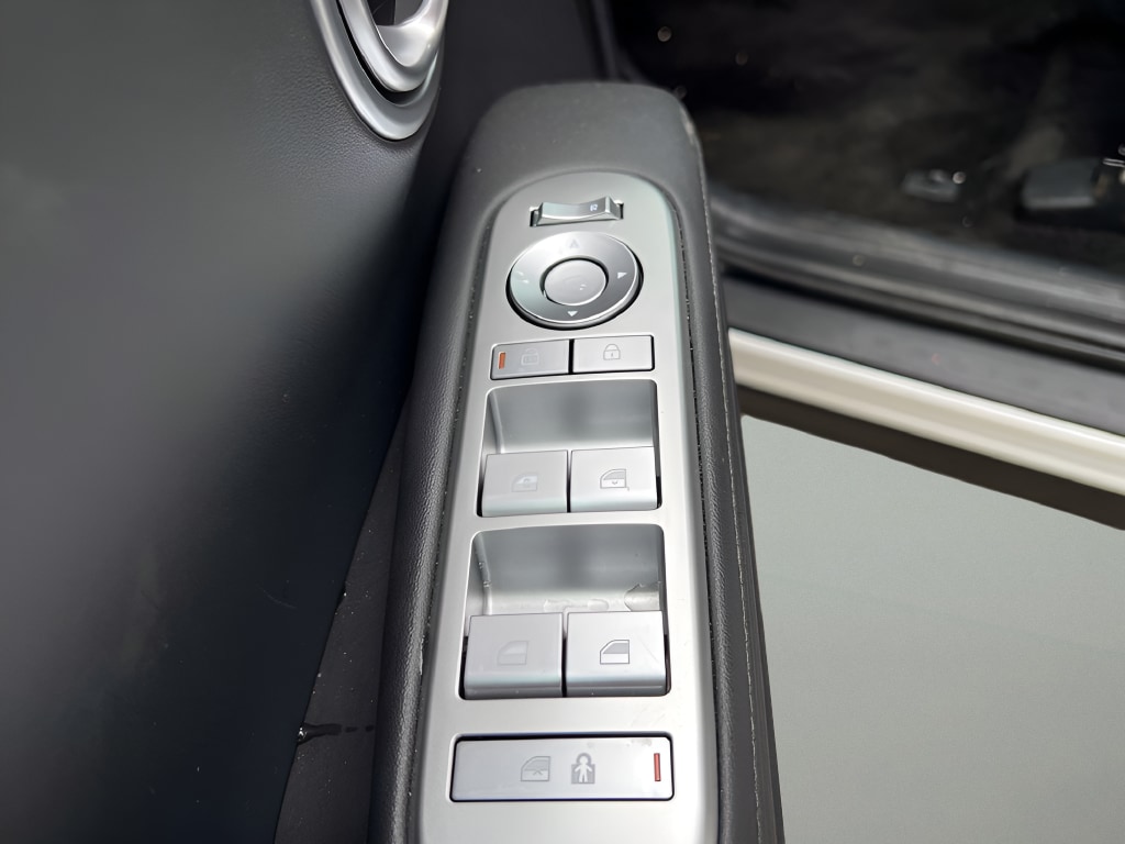 2026 Hyundai Palisade Limited - Photo 18