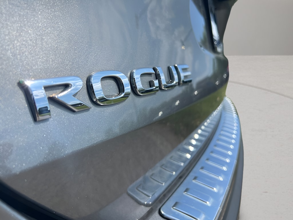 2020 Nissan Rogue SV - Photo 12