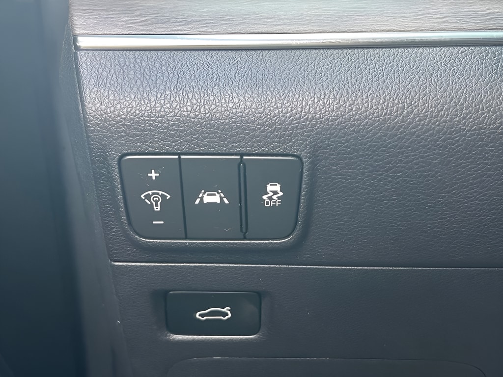 2024 Kia K5 EX - Photo 19