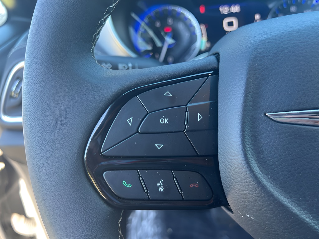 2025 Chrysler Pacifica Limited - Photo 21