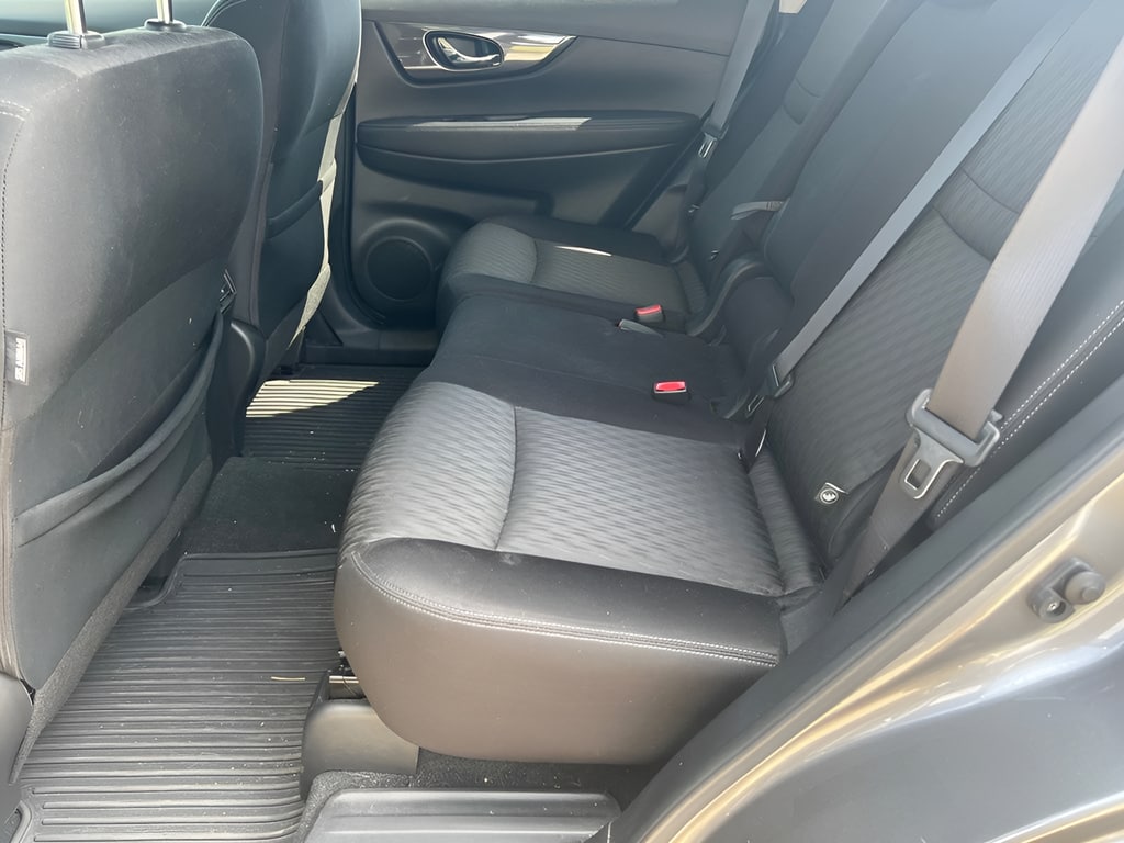 2020 Nissan Rogue SV - Photo 16