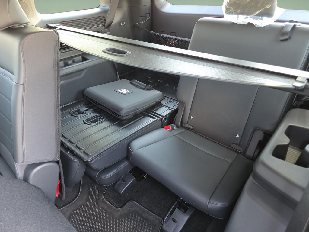 2026 Hyundai Santa Fe Limited - Photo 15