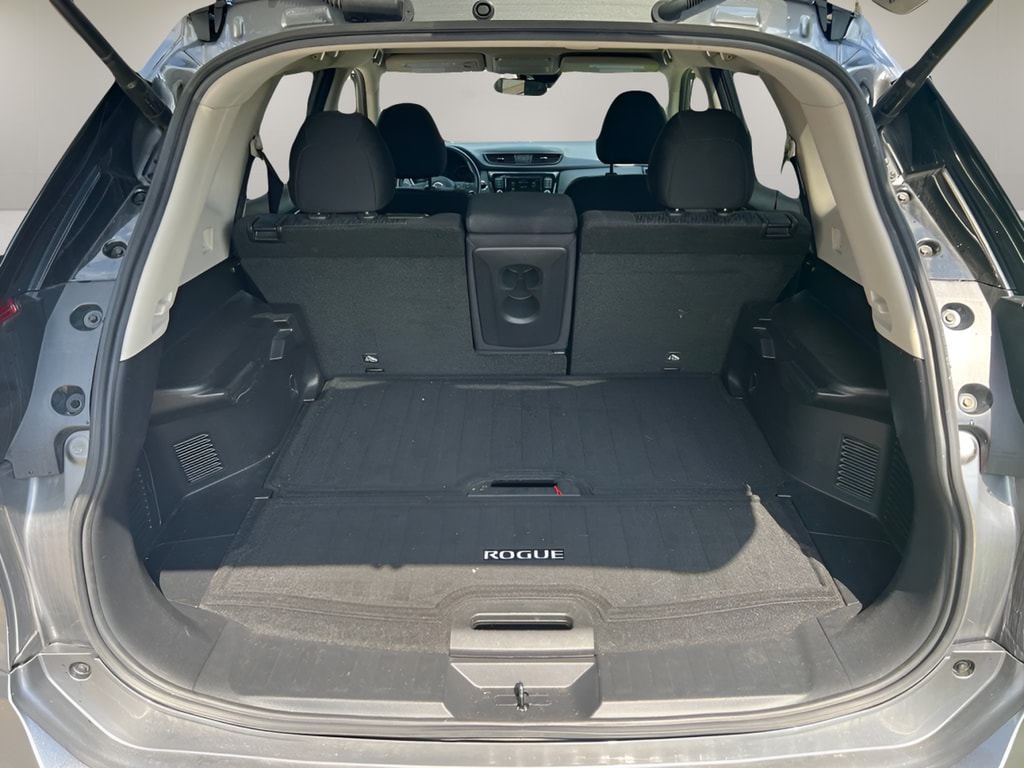 2020 Nissan Rogue SV - Photo 14