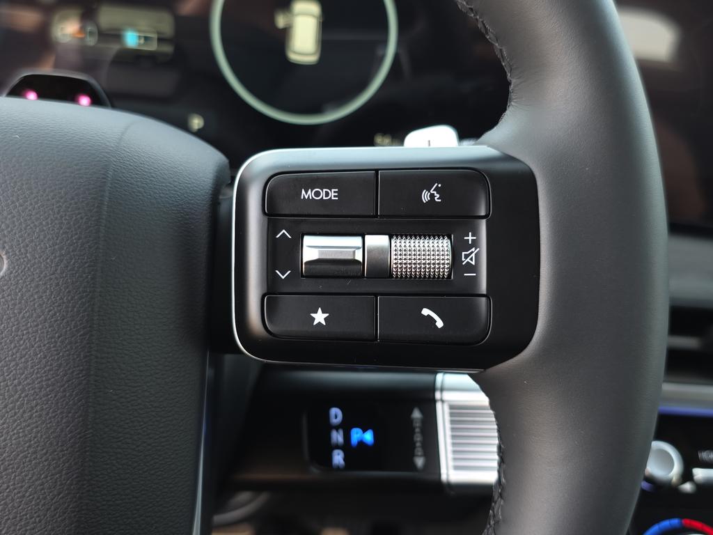 2026 Hyundai Santa Fe Limited - Photo 28