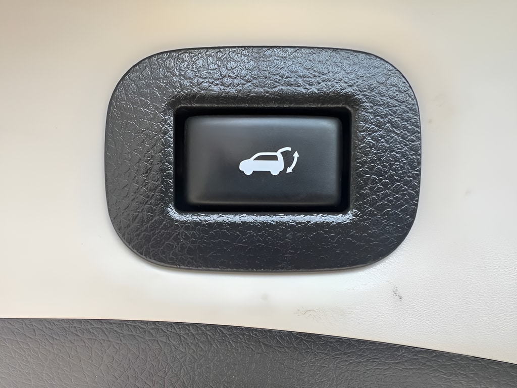 2020 Nissan Rogue SV - Photo 15