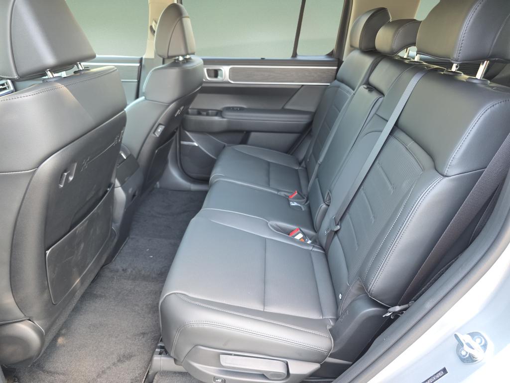 2026 Hyundai Santa Fe Limited - Photo 16