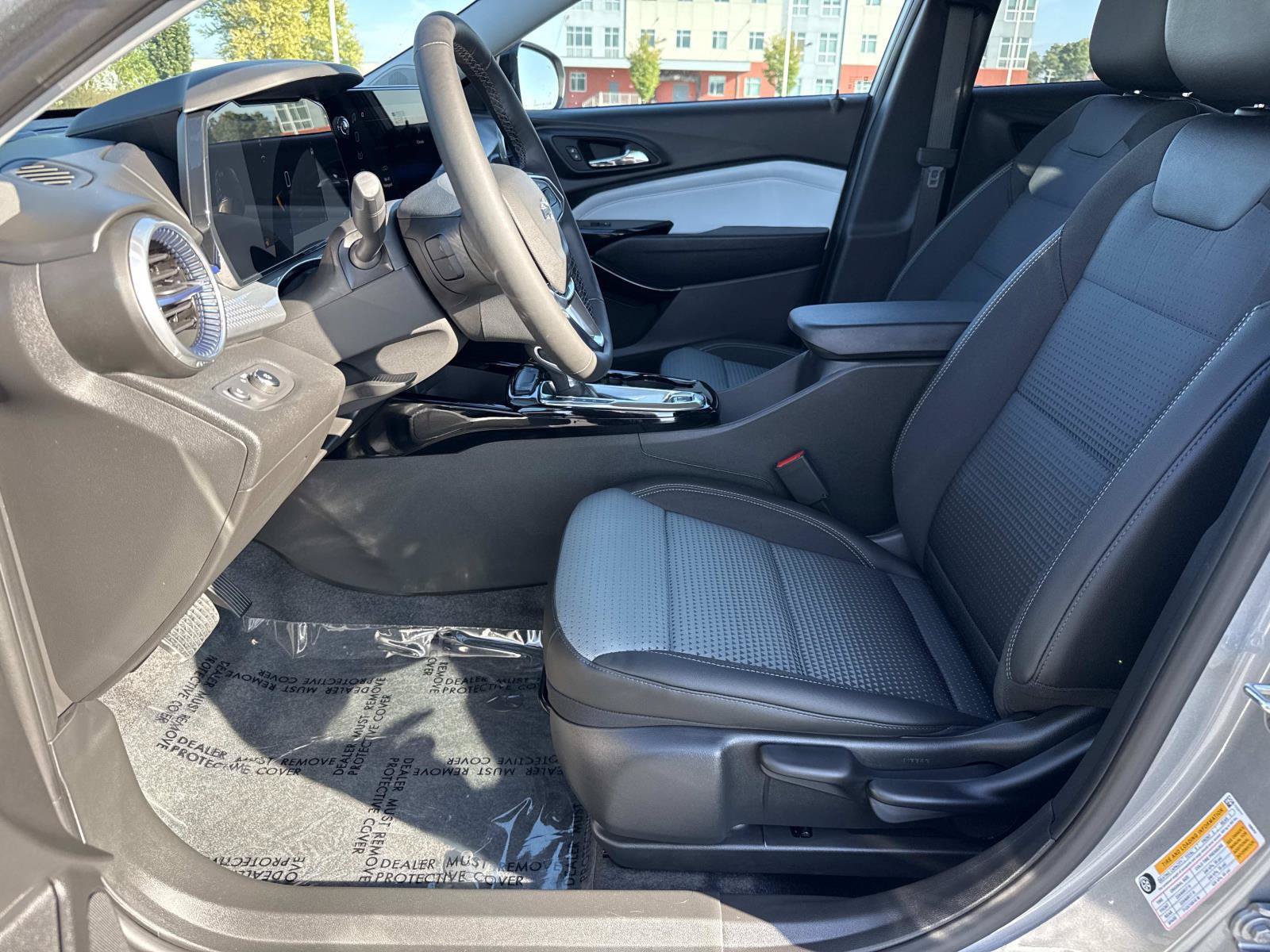 2026 Chevrolet Trax LT - Photo 9