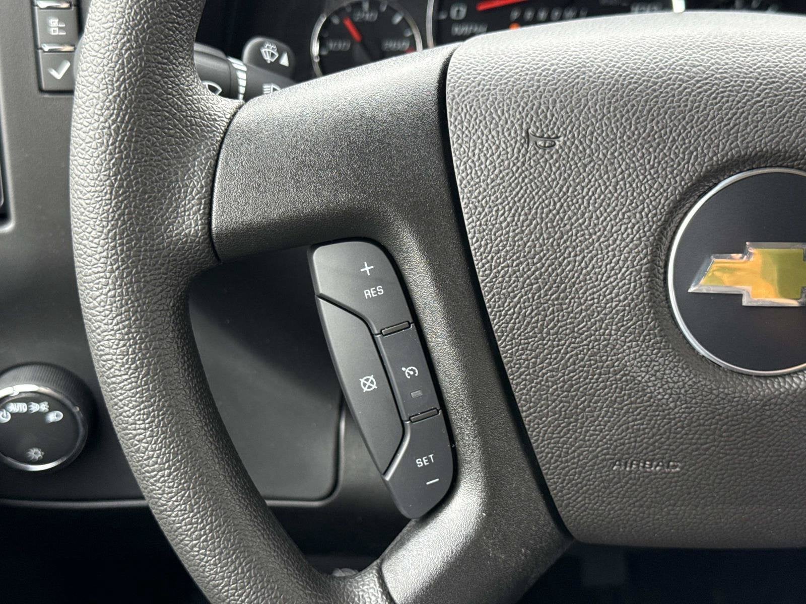 2026 Chevrolet Express Cargo Work Van - Photo 7
