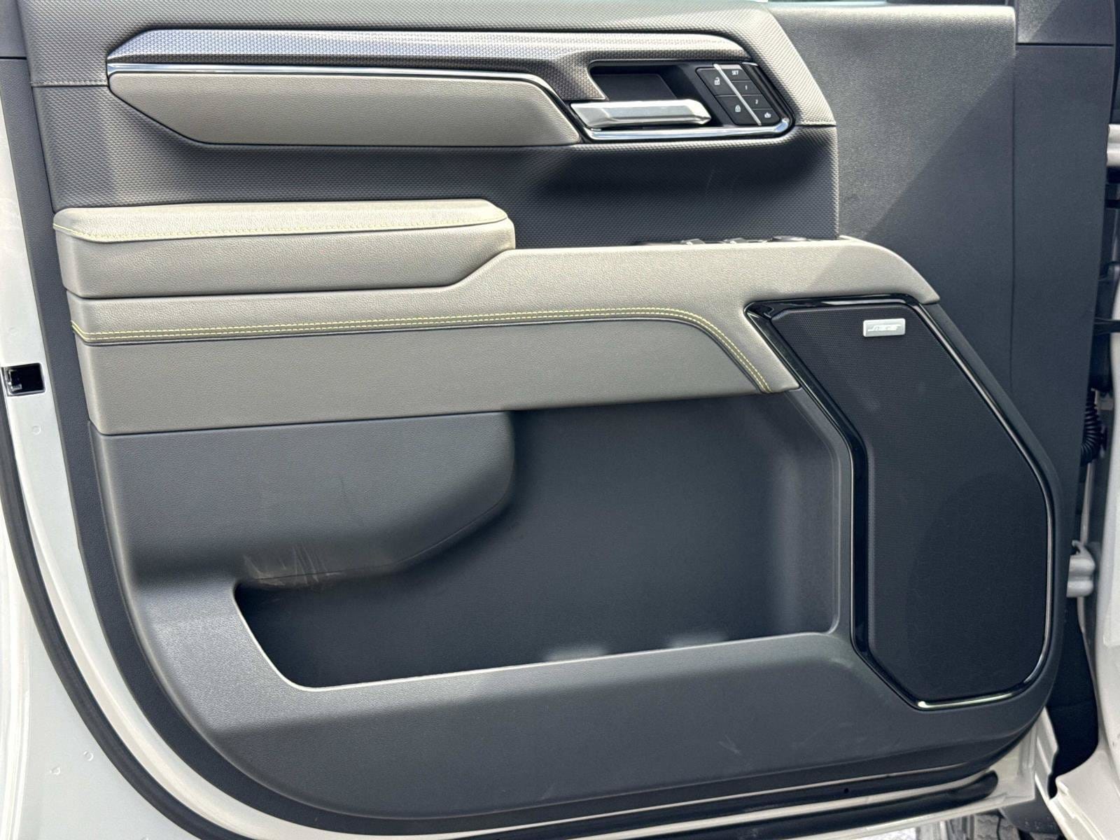 2026 Chevrolet Silverado 2500 HD ZR2 - Photo 8