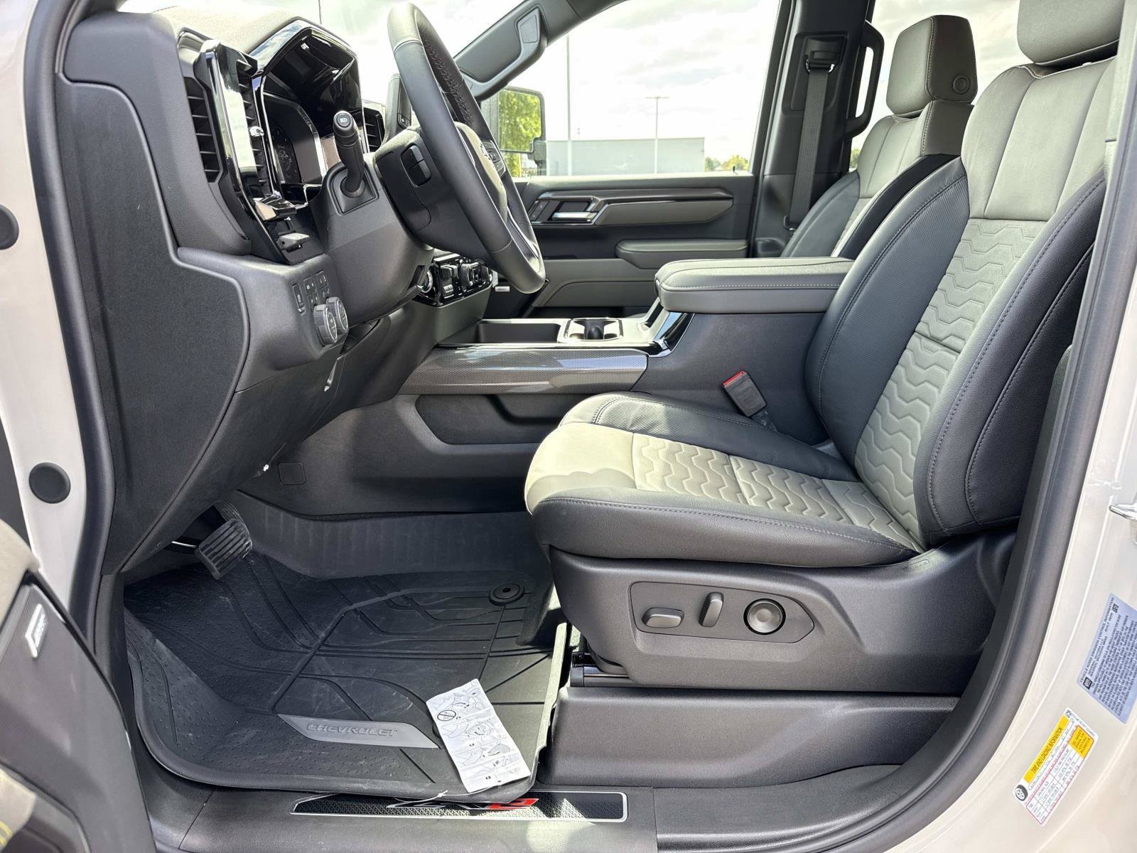 2026 Chevrolet Silverado 2500 HD ZR2 - Photo 9