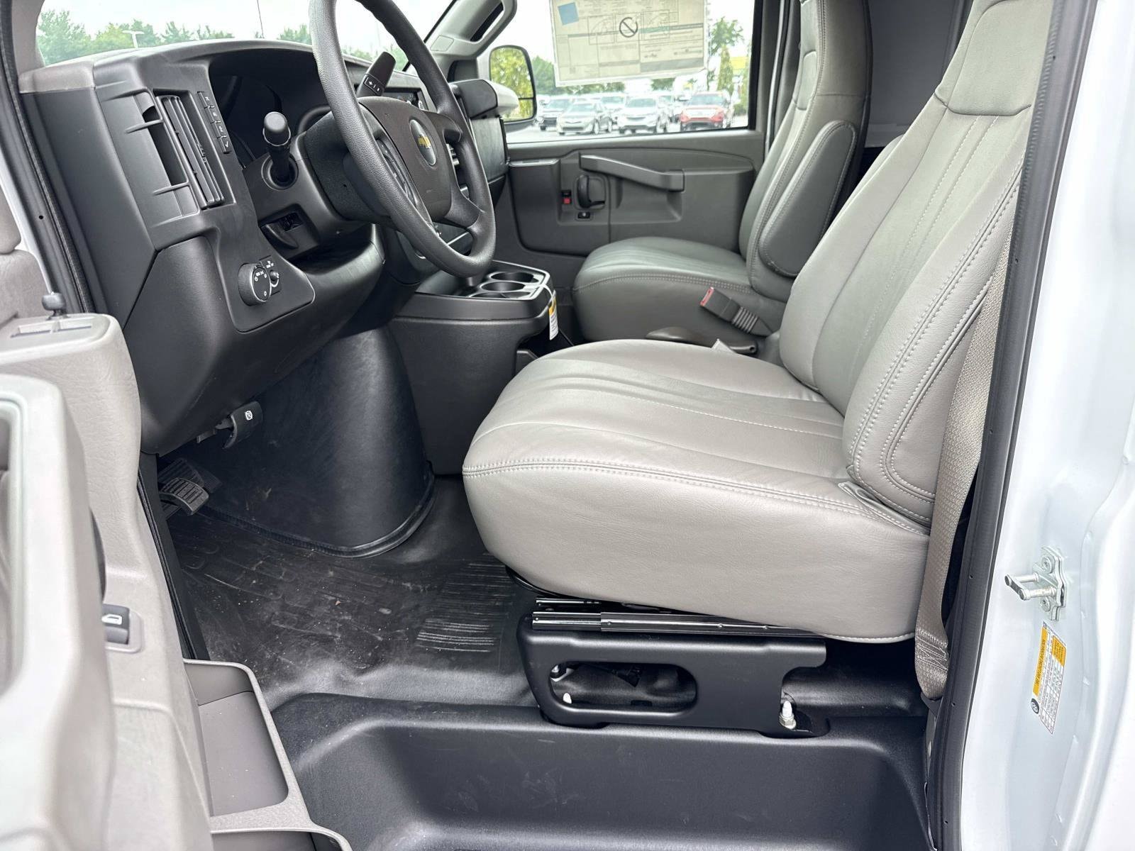 2026 Chevrolet Express Cargo Work Van - Photo 10