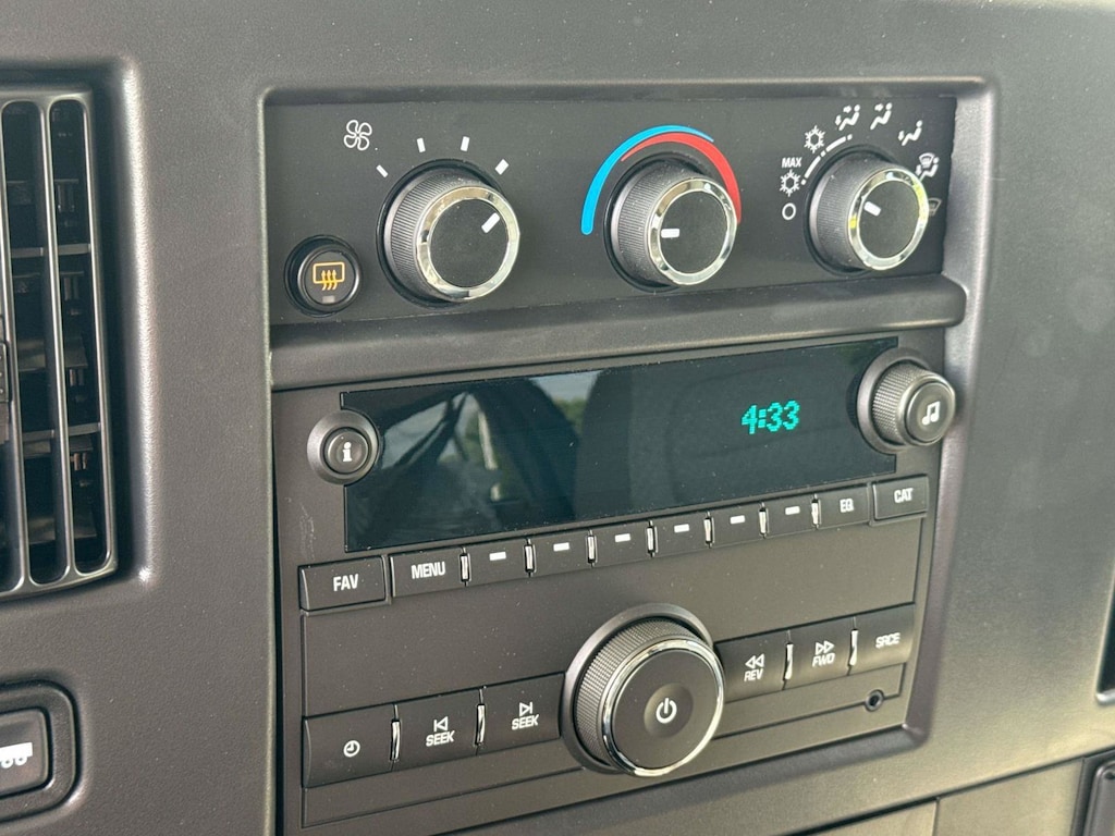 New 2026 Chevrolet Express Passenger 1LS Van