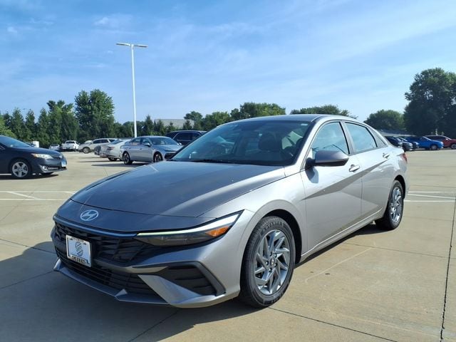 2024 Hyundai Elantra Sedan 