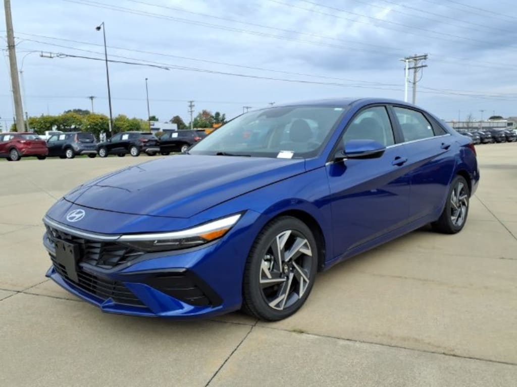 Used 2025 Hyundai Elantra Limited Sedan