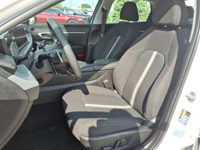 2025 Hyundai Sonata SEL - Photo 17
