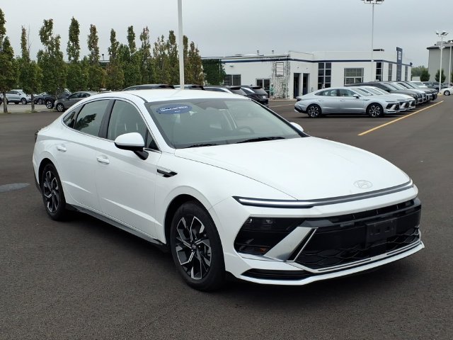 2025 Hyundai Sonata SEL - Photo 1