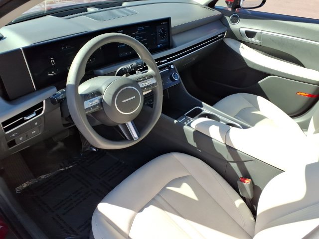 2025 Hyundai Sonata SEL - Photo 11