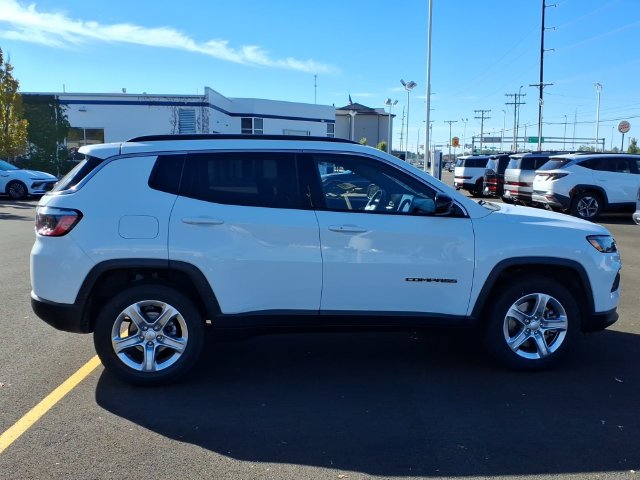 2024 Jeep Compass Latitude - Photo 2