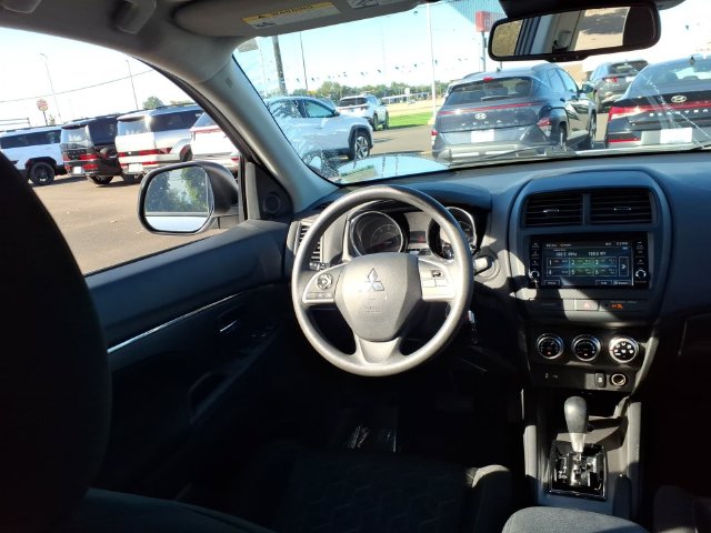 2025 Mitsubishi Outlander Sport ES - Photo 9