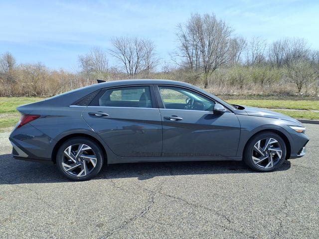 New 2026 Hyundai Elantra Limited Sedan