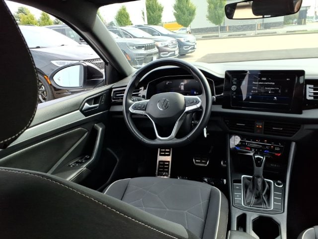 2025 Volkswagen Jetta Sport - Photo 9