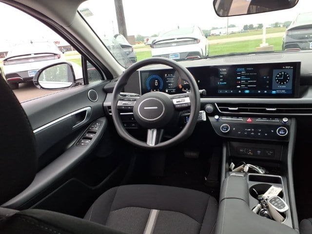 2025 Hyundai Sonata SEL - Photo 9