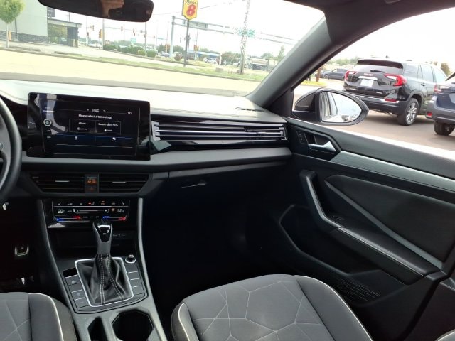 2025 Volkswagen Jetta Sport - Photo 8