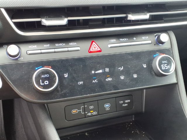 2025 Hyundai Sonata SEL - Photo 14