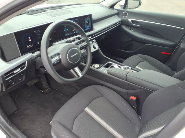 2025 Hyundai Sonata SEL - Photo 11
