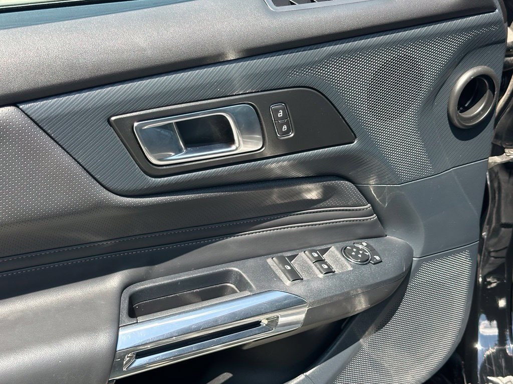 2024 Ford Mustang EcoBoost Premium - Photo 18