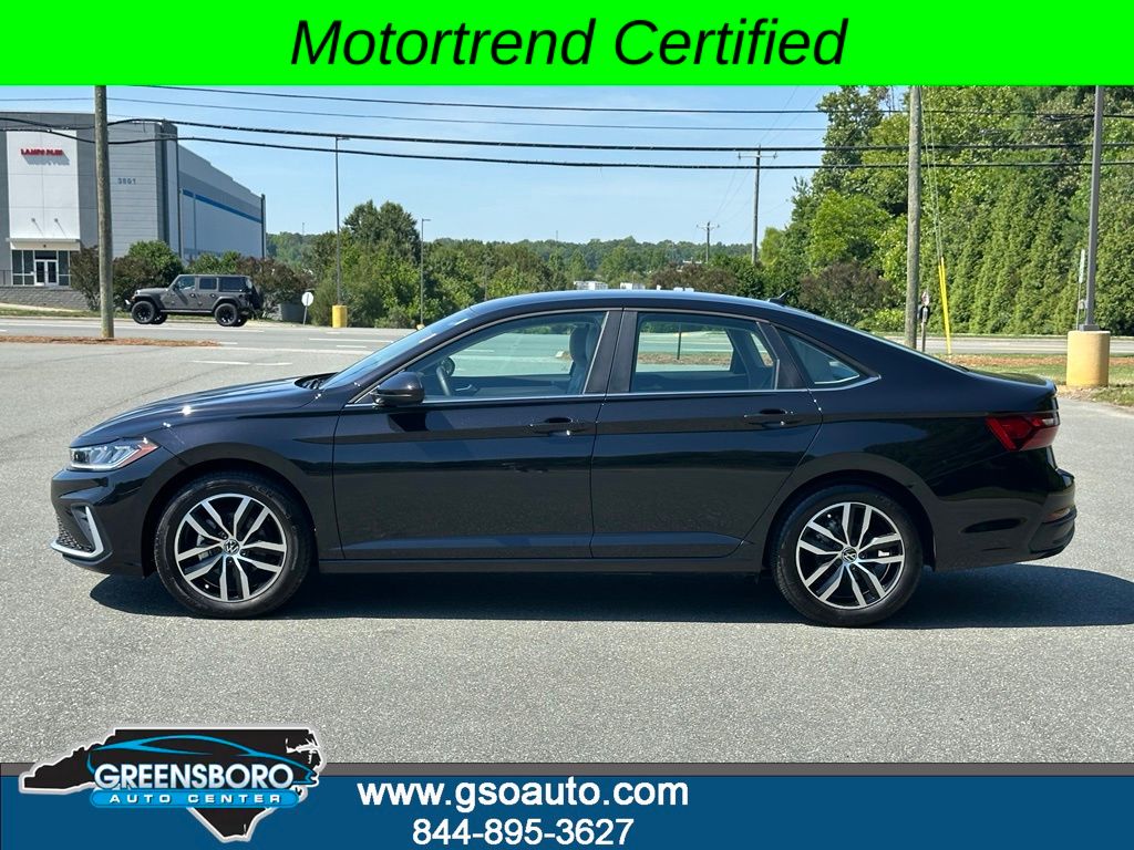 Certified 2025 Volkswagen Jetta 1.5T SE Sedan