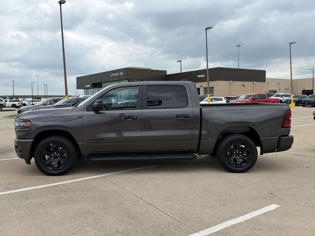 New 2026 Ram 1500 EXPRESS CREW CAB 4X4 5'7 BOX Pickup
