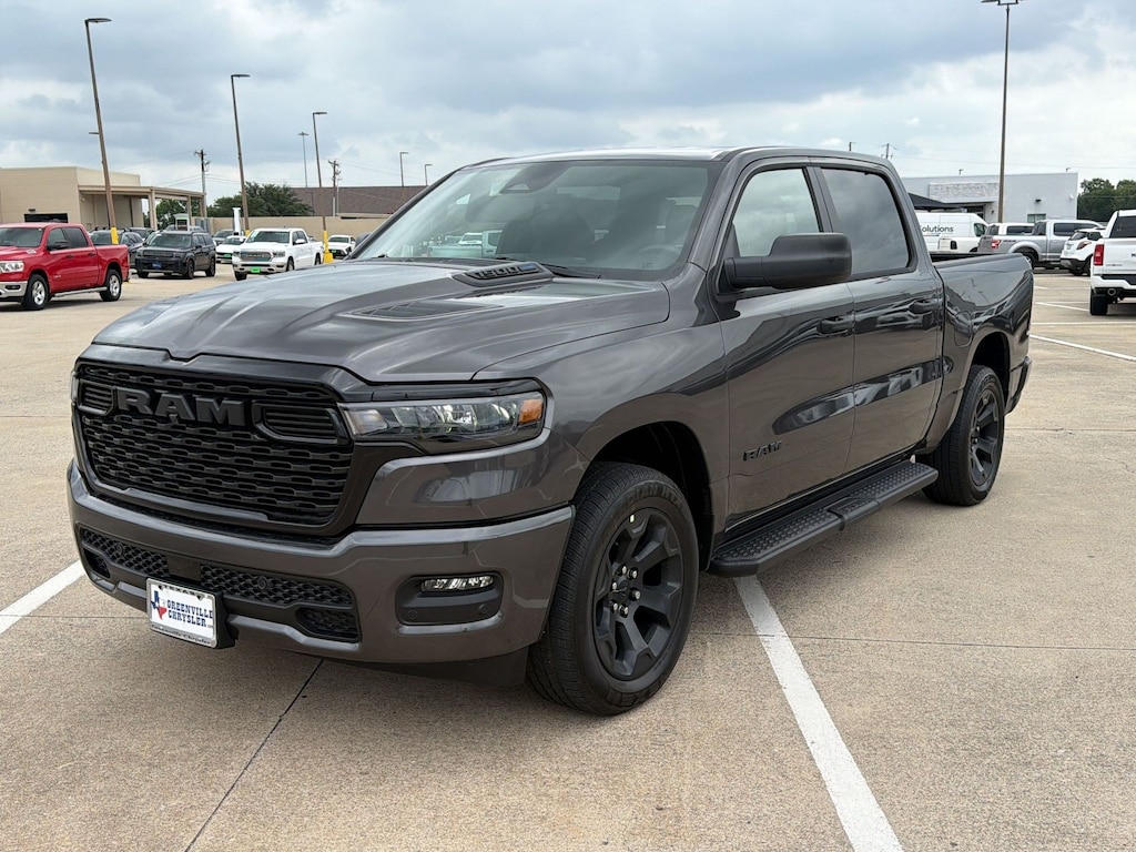 New 2026 Ram 1500 EXPRESS CREW CAB 4X4 5'7 BOX Pickup