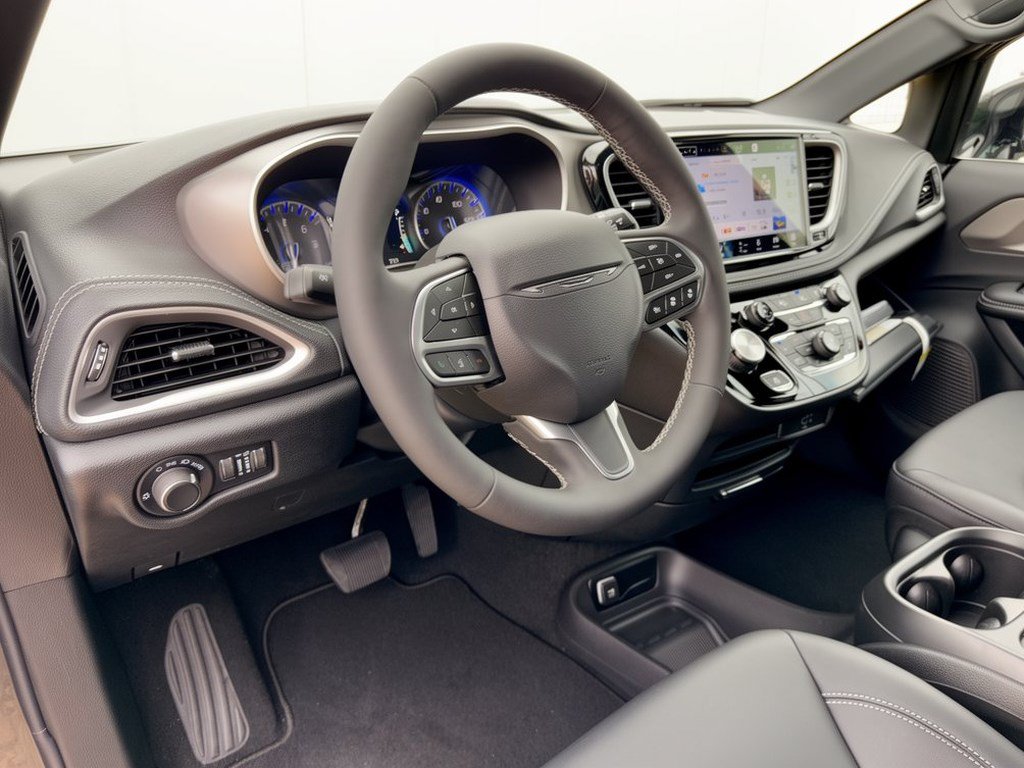 New 2027 Chrysler Pacifica SELECT Passenger Van
