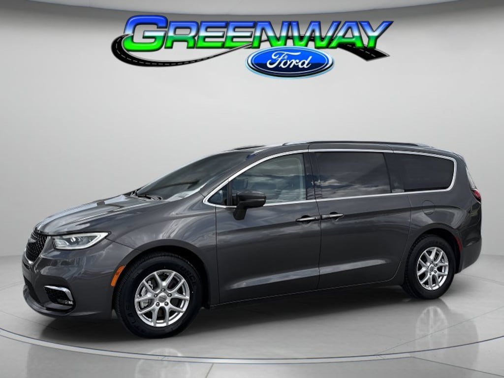 Used 2021 Chrysler Pacifica Touring L Mini-van, Passenger