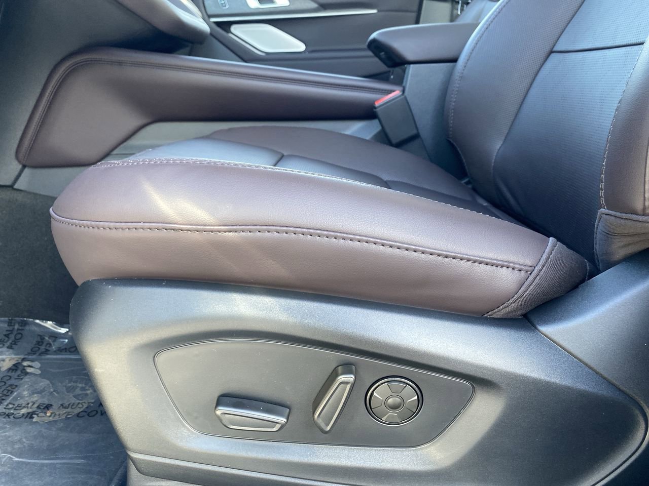 2026 Ford Explorer Platinum - Photo 16