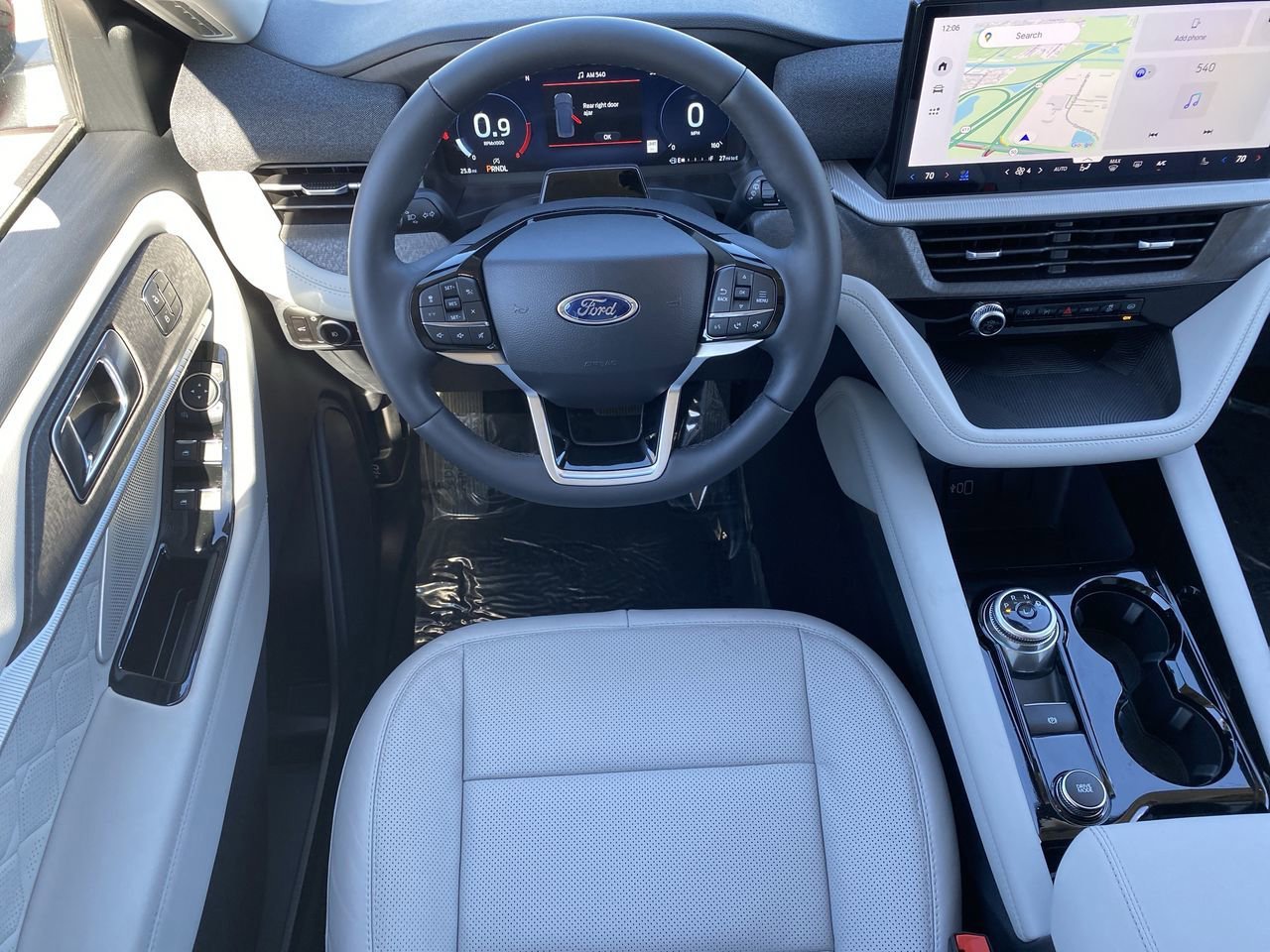 2026 Ford Explorer Platinum - Photo 16