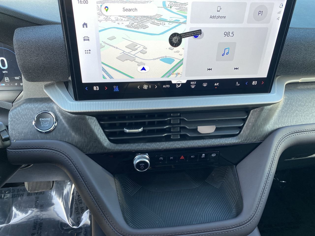 2026 Ford Explorer Platinum - Photo 18