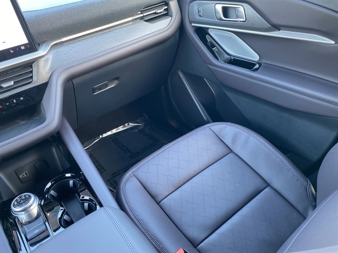 2026 Ford Explorer Platinum - Photo 13