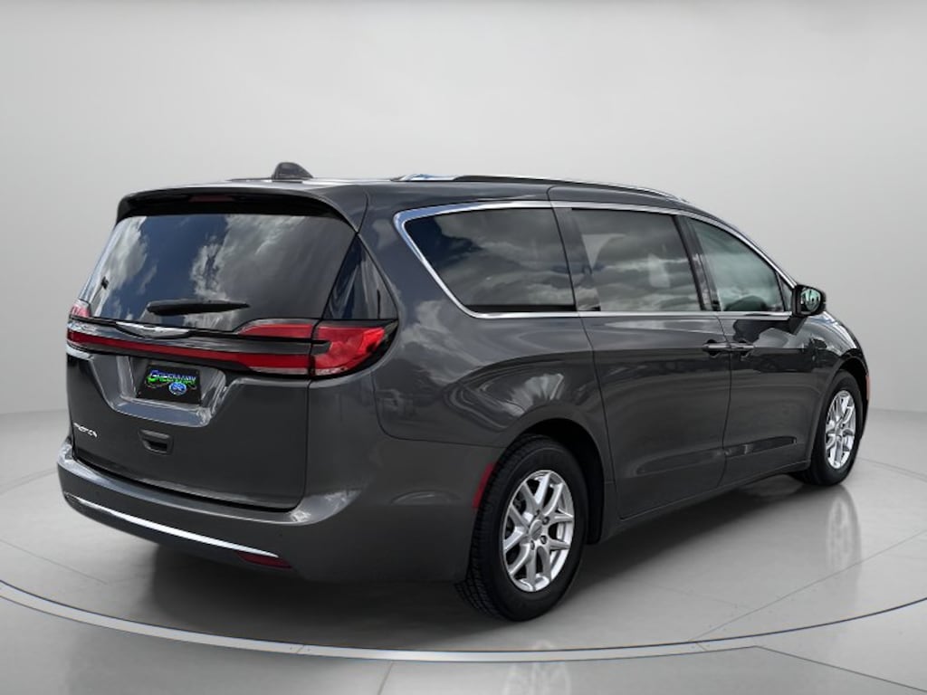 Used 2021 Chrysler Pacifica Touring L Mini-van, Passenger
