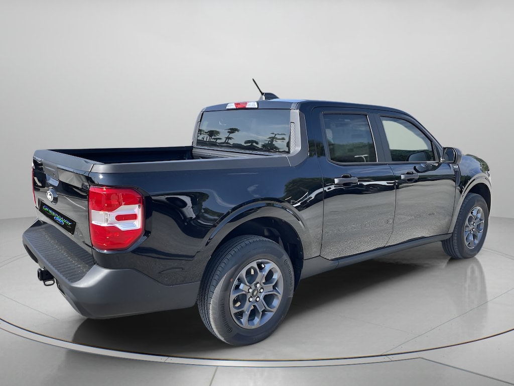 New 2026 Ford Maverick XLT Crew Cab Pickup